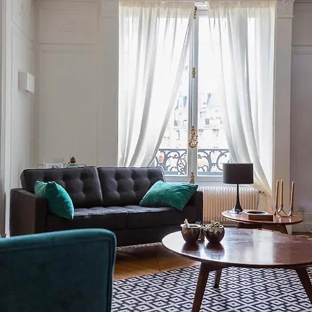 Sophistication By Square De Batignolles باريس